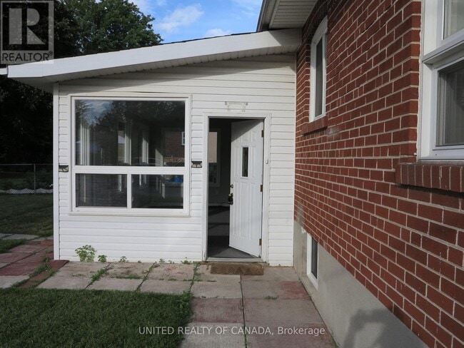 Building Photo - 456 Drewry Ave