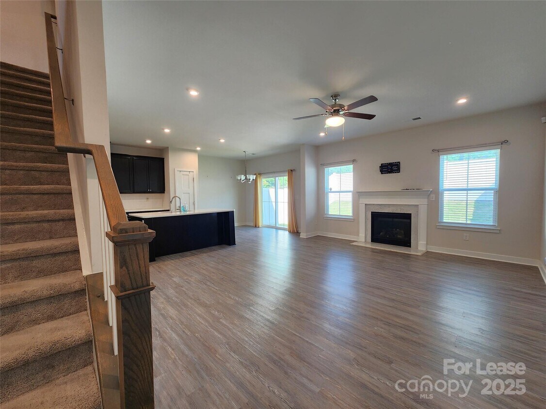 Foto principal - 10412 Dalton Woods Ct NW