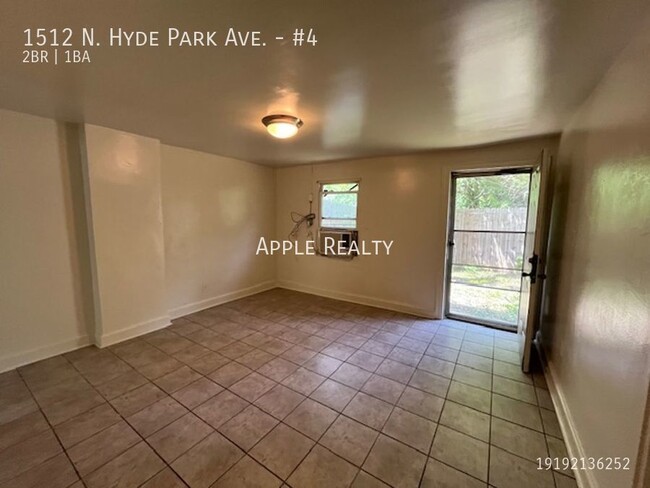 Building Photo - 2 bed 1 bath Duplex Ready Now!