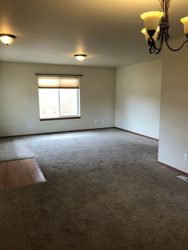 Building Photo - Beautiful 3 bed/2 bath rambler!