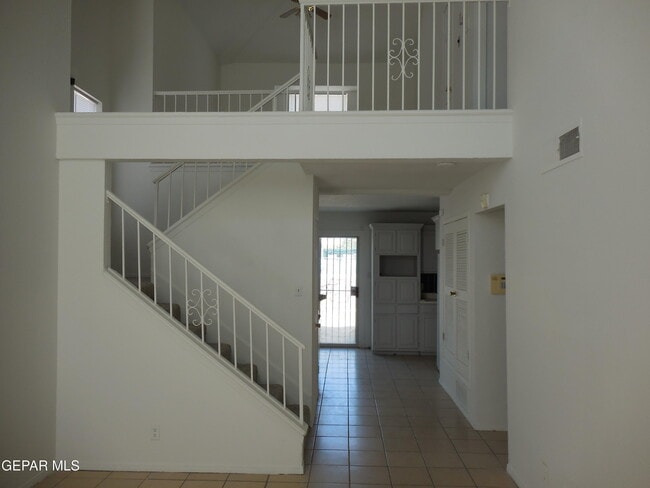 Building Photo - 5804 River Hollow Ct