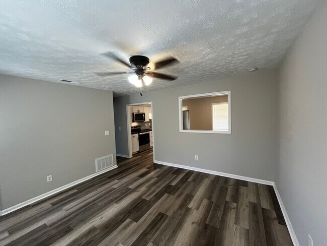 Building Photo - New On the Market!