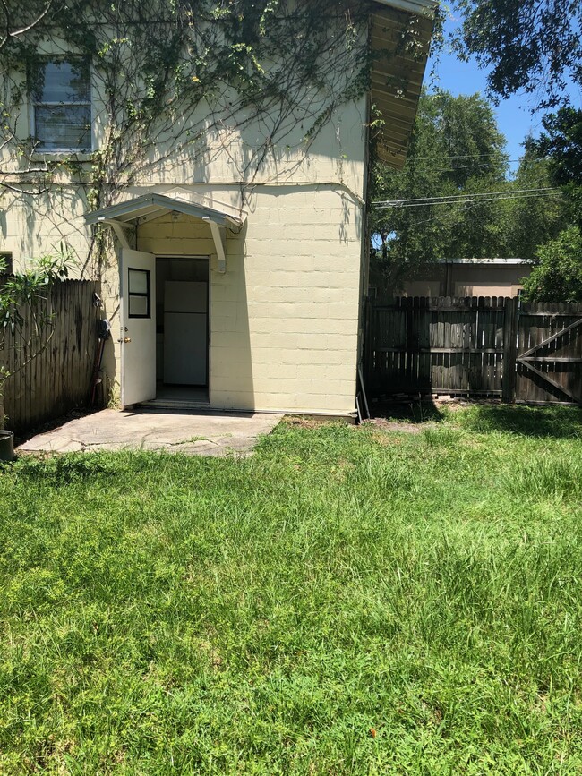 backyard - 2807 Formosa Ave