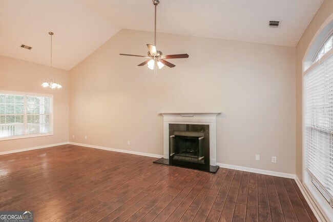 Foto del edificio - 525 Flintlock Dr