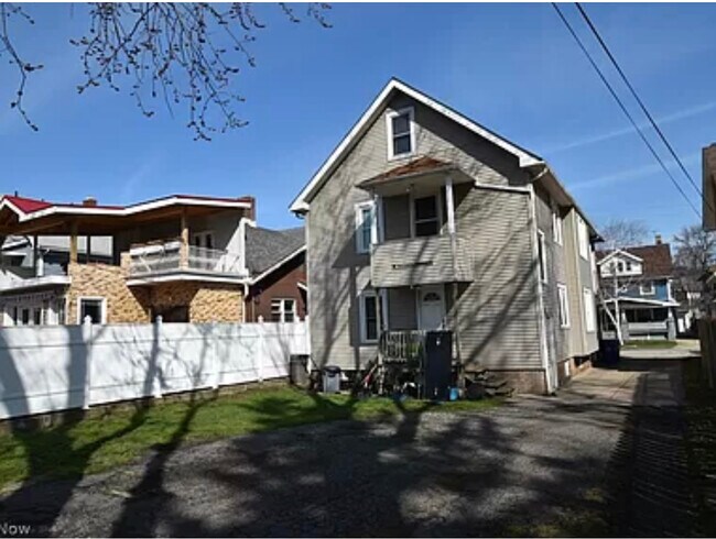 Building Photo - 10719 Florian Ave