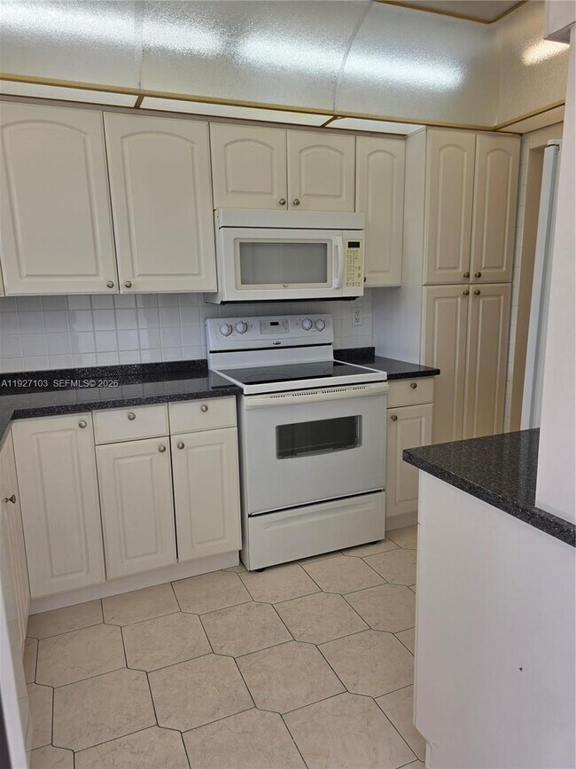 Foto del edificio - 501 Blue Heron Dr