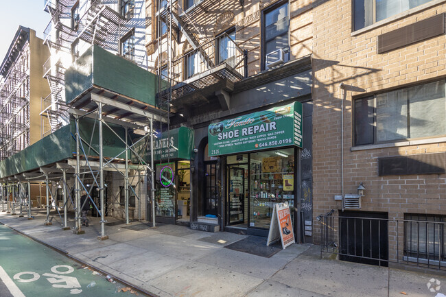Building Photo - 212 E 29th St