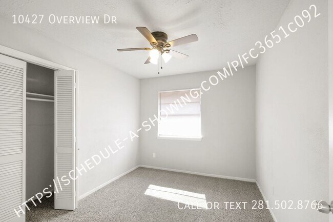 Foto del edificio - AVAILABLE NOW!