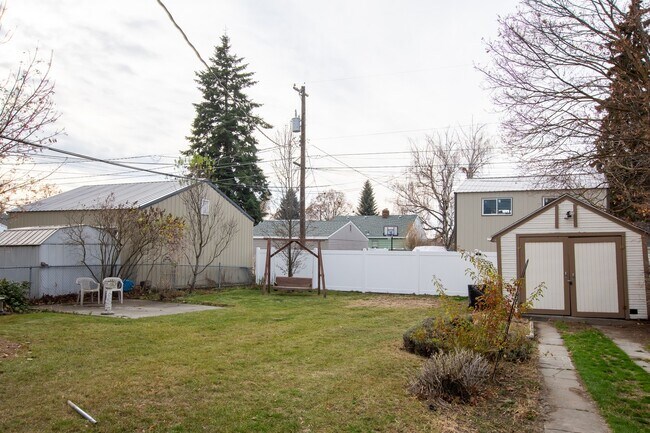 Building Photo - Three bedroom / 2 Bath, Shadle Rancher