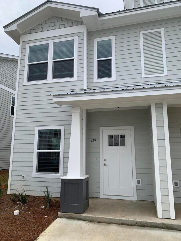 169 N Sand Palm Rd, Freeport, FL 32439 Townhouse for Rent in Freeport