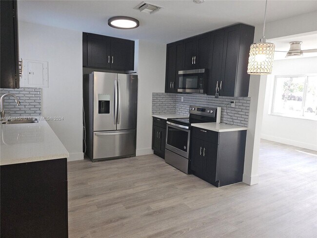Foto del edificio - 919 NW 13th St