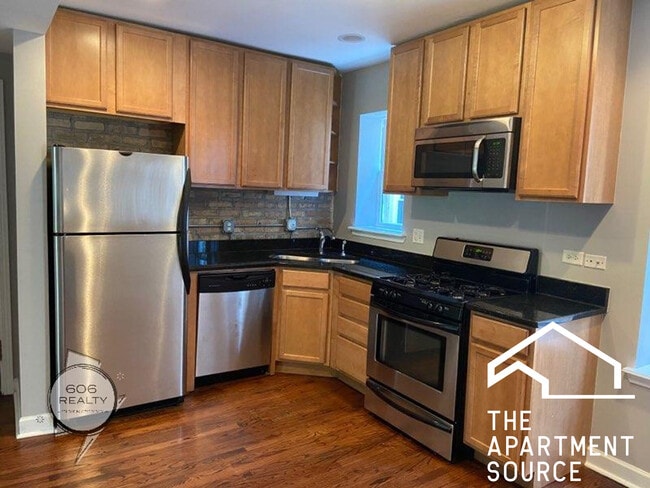 Foto del edificio - 2704 W Arthur Ave