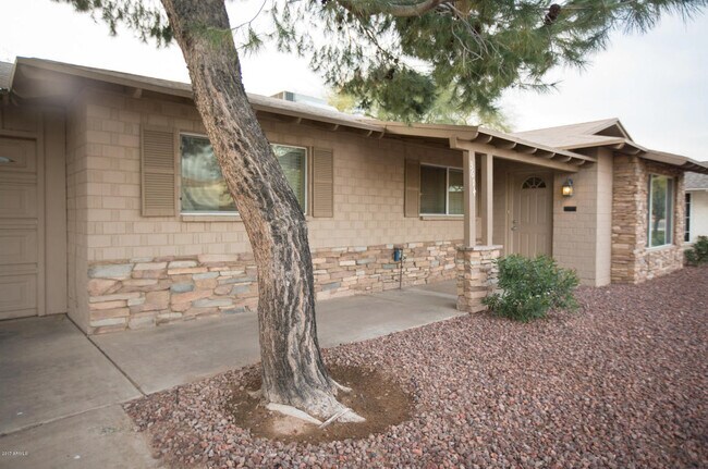 Building Photo - 3614 N Granite Reef Rd