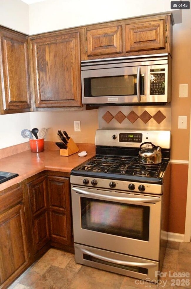 Building Photo - 4167 Greenview Ct
