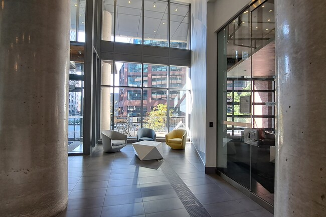Photo du bâtiment - 150 E Liberty St