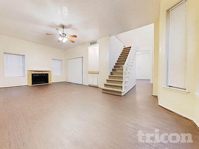 Foto del edificio - 1934 Creston Dr