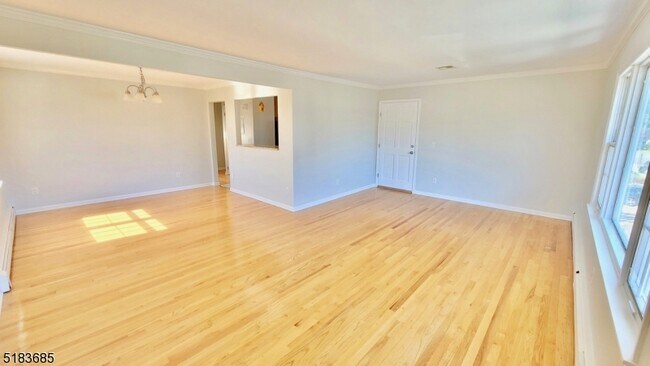 Building Photo - 24 Gall Ave