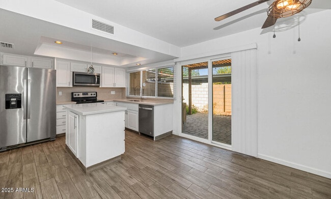 Foto del edificio - 5137 N Granite Reef Rd