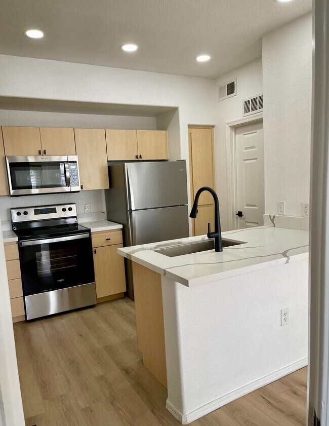 Foto del edificio - 18416 N Cave Creek Rd