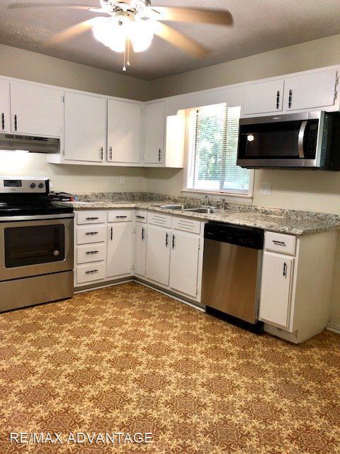 Building Photo - 4 br, 2 bath House - 10256 Foxfire Terrace
