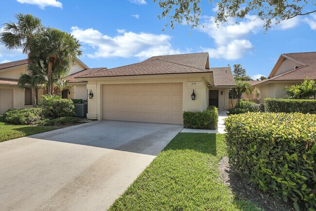 Building Photo - 211 E River Park Dr