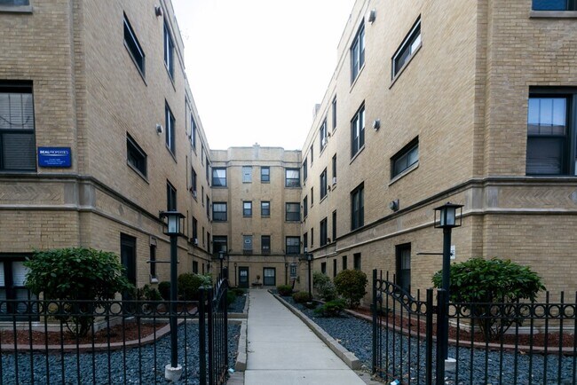 Foto del edificio - 2854 N Orchard St