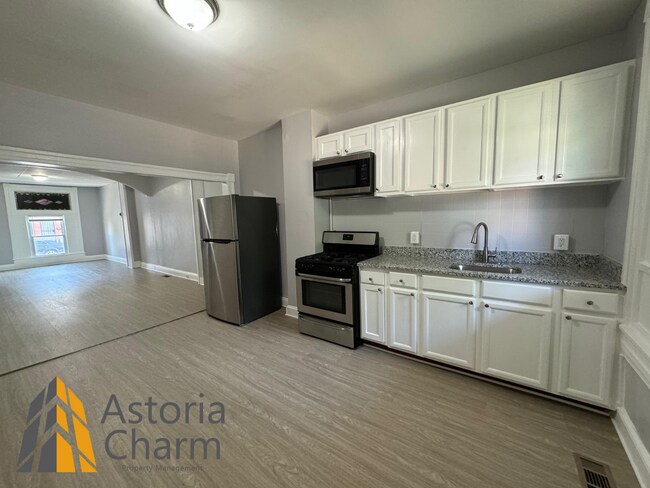 Building Photo - Newly renovated 2BD/1BA + DEN home in East...