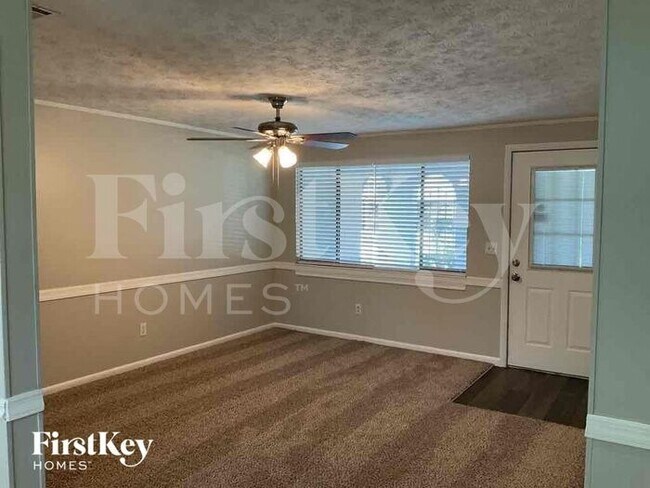 Foto del edificio - 4077 Huntington Forest Blvd
