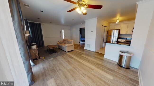 Building Photo - 7594 Lakeside Village Dr