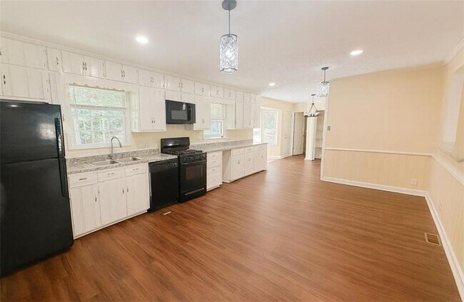 Foto del edificio - 3311 Spain Rd