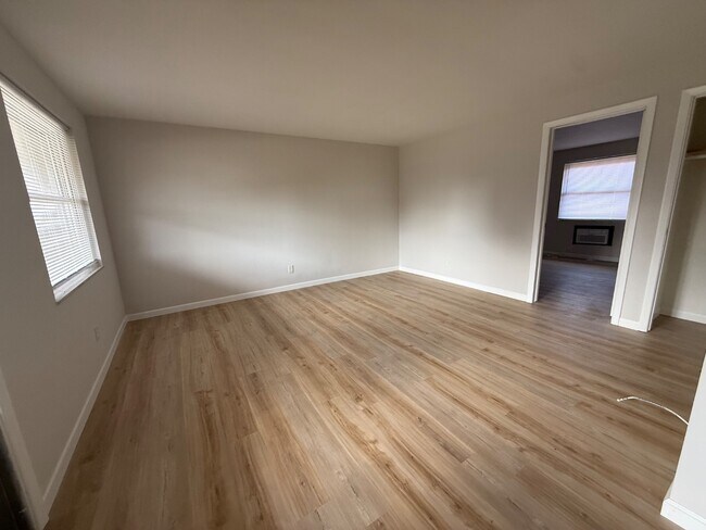 Foto del edificio - 333 W Jefferson St