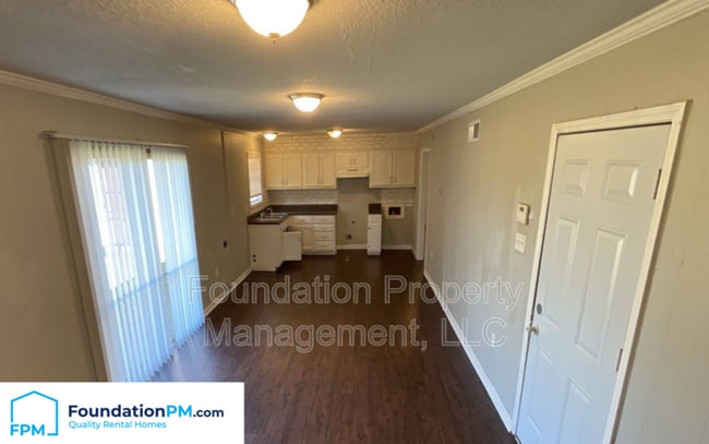 Building Photo - 3747 Hillridge St