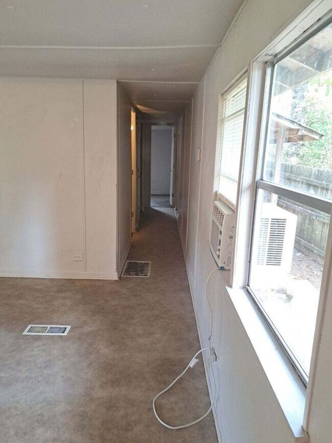 Building Photo - 1 Birchwood Ln