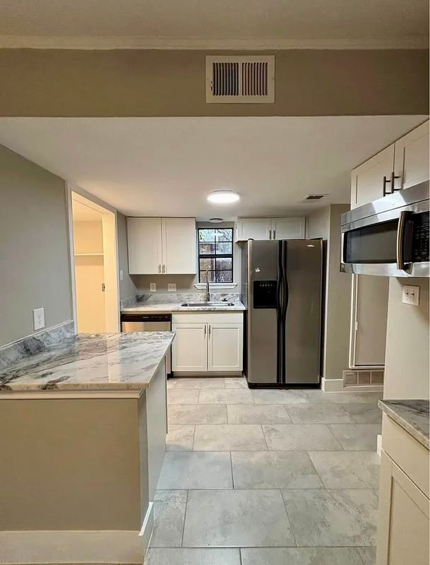 Foto del edificio - 5614 Harvest Hill Rd