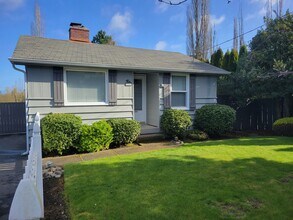 Building Photo - 1208 Juniper St