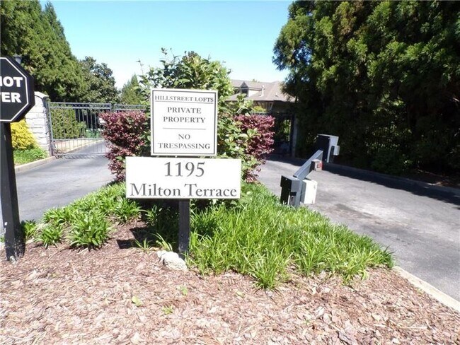 Foto del edificio - 1195 Milton Terrace SE