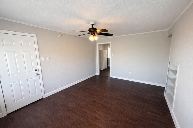 Foto del edificio - 210 Highview Ave