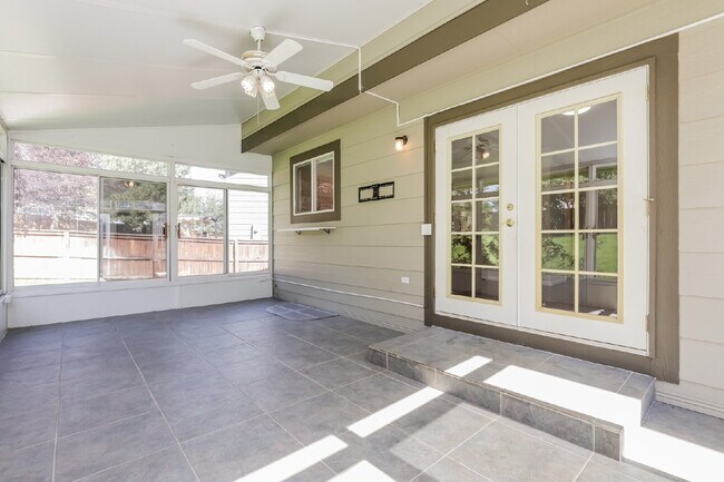 Foto del edificio - 4-Bedroom Highlands Ranch Home with Finish...