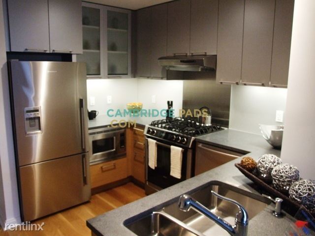 Building Photo - 303 3rd St