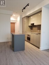 Building Photo - 7 Grenville St