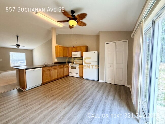 Foto del edificio - 857 Buchanan Ave SE