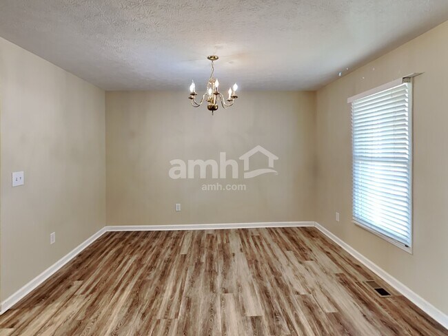 Building Photo - 8093 Willow Brook Crossing Drive
