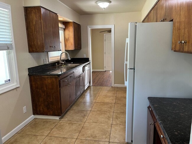 Building Photo - Charming 3-Bedroom Home in Prime Stockton ...