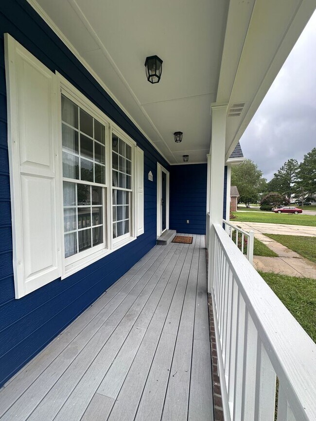 Building Photo - Don't miss this beautiful 3-bedroom, 2.5-bath home with a bonus room in the highly sought-after J...