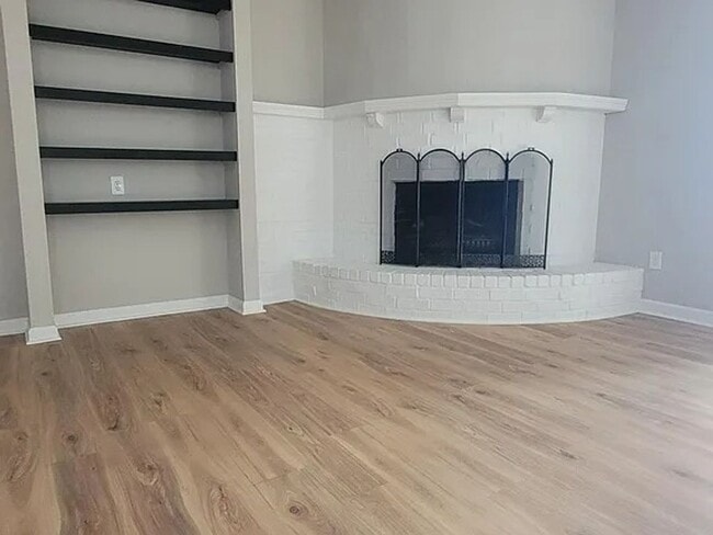 Building Photo - Timberlane beautiful home