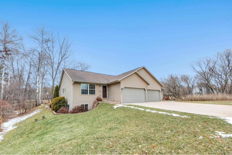 1309 Rockwell Rd, Green Bay, WI 54313 Condo for Rent in Green Bay, WI