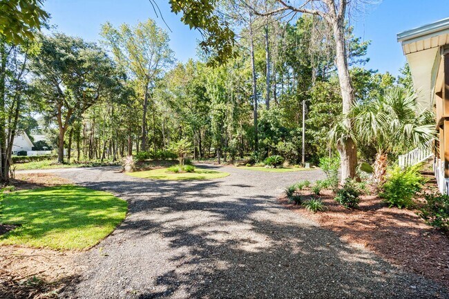 Foto del edificio - Spacious 4 Bedroom 2 bath home in Pawley's Island