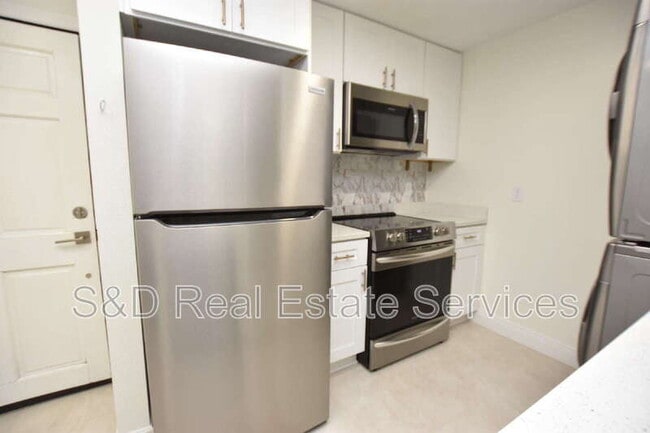 Foto del edificio - 141 Fernery Rd