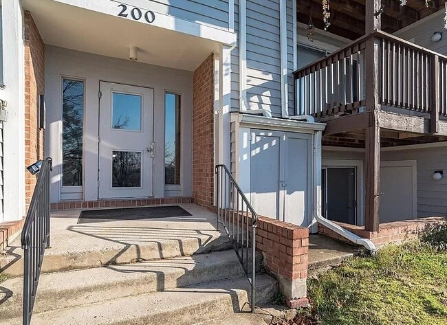 Building Photo - 200 Spring Maiden Ct