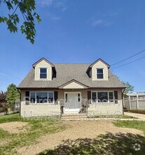 Building Photo - 5325 Beacon Ave